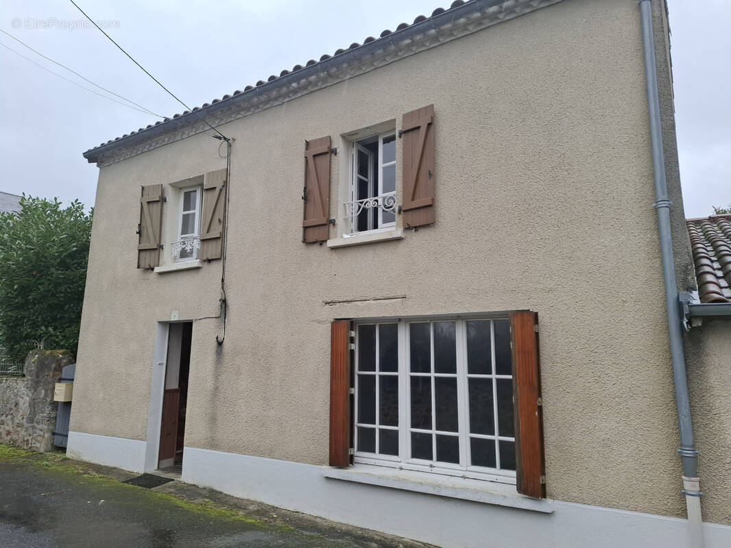 Maison à LE DORAT
