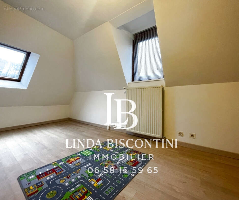 Maison de ville de caractère de 151 m2 - photo 7