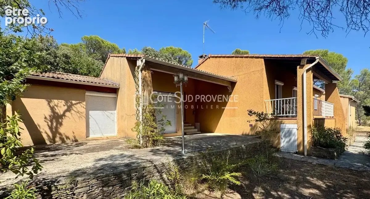 Maison à MORNAS