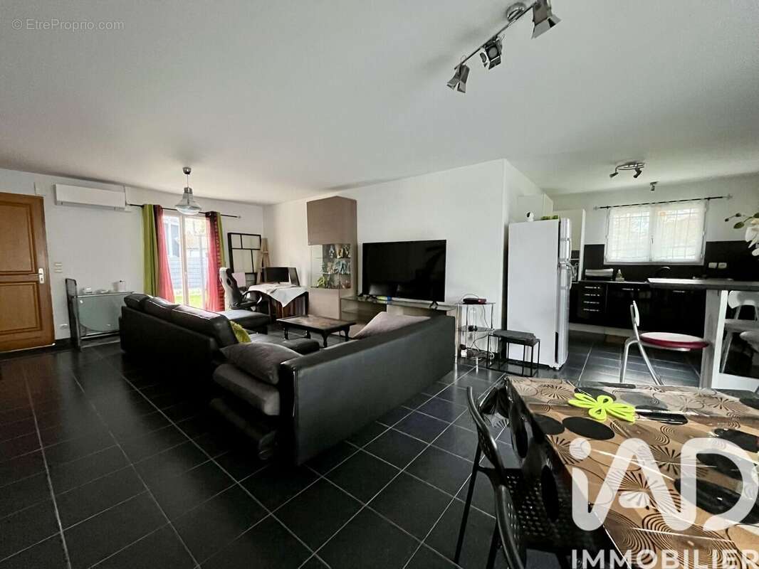 Photo 4 - Maison à SAINT-MORILLON