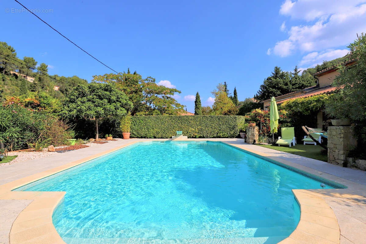 Maison à SOLLIES-TOUCAS