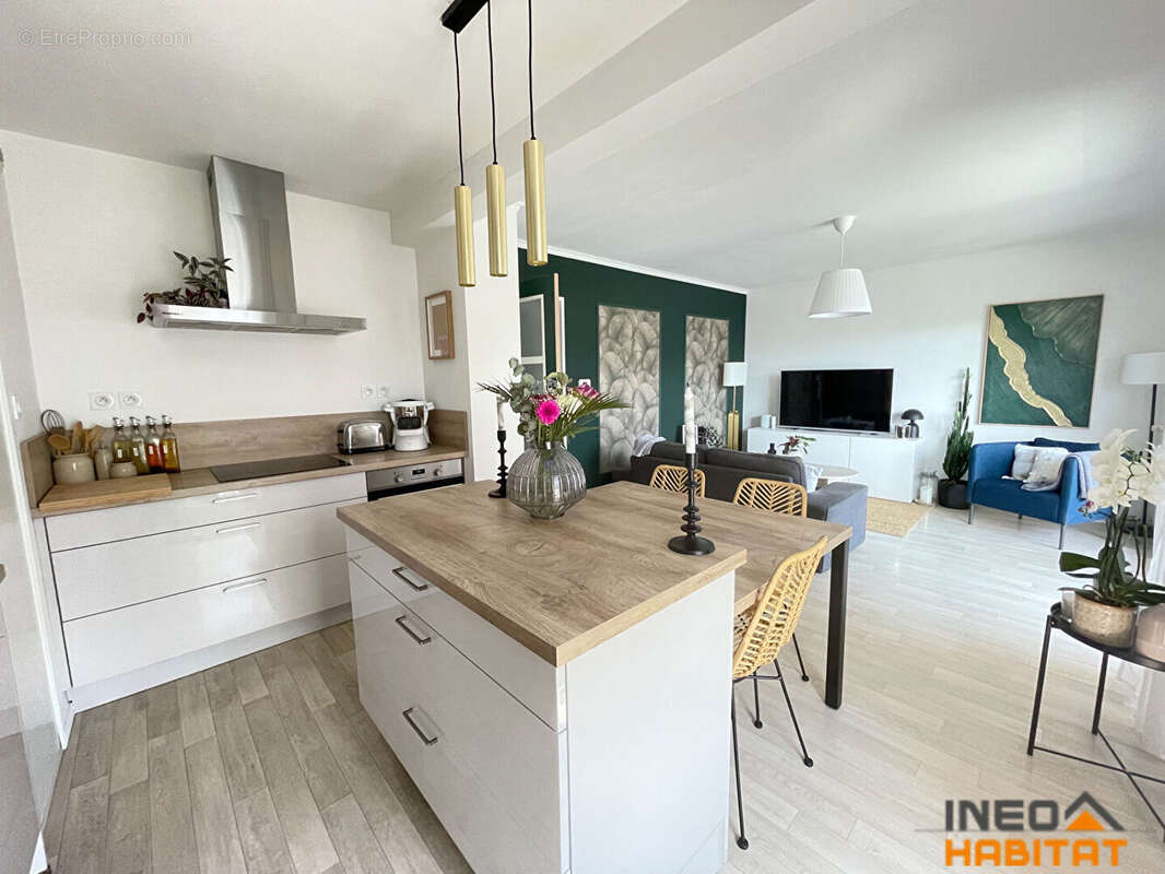 Appartement à LA MEZIERE