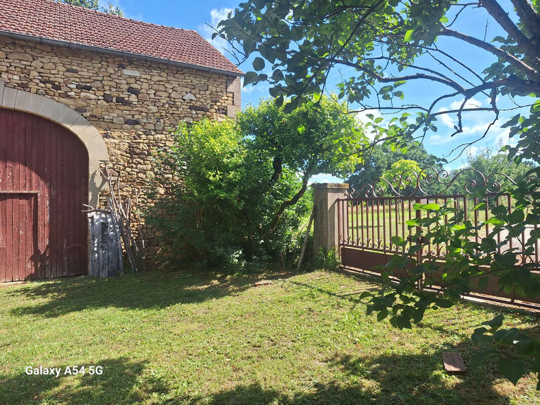 Maison à SAINT-GERMAIN-DE-BELVES