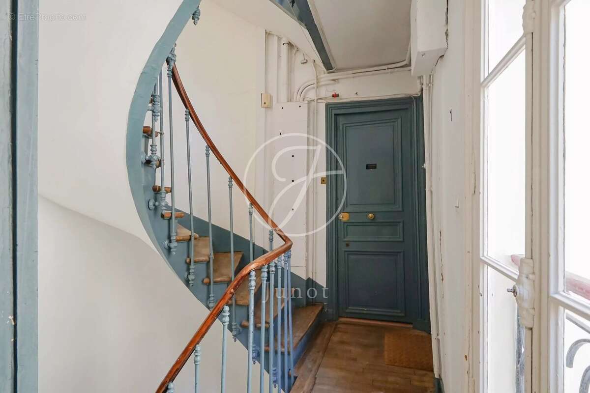 Appartement à PARIS-18E