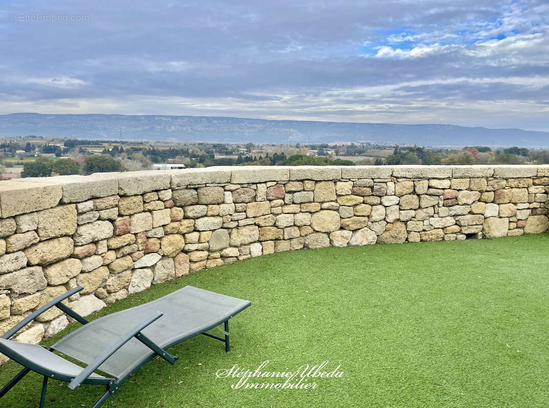 Splendide batisse du 16eme dans les remparts du vieux village - photo 5
