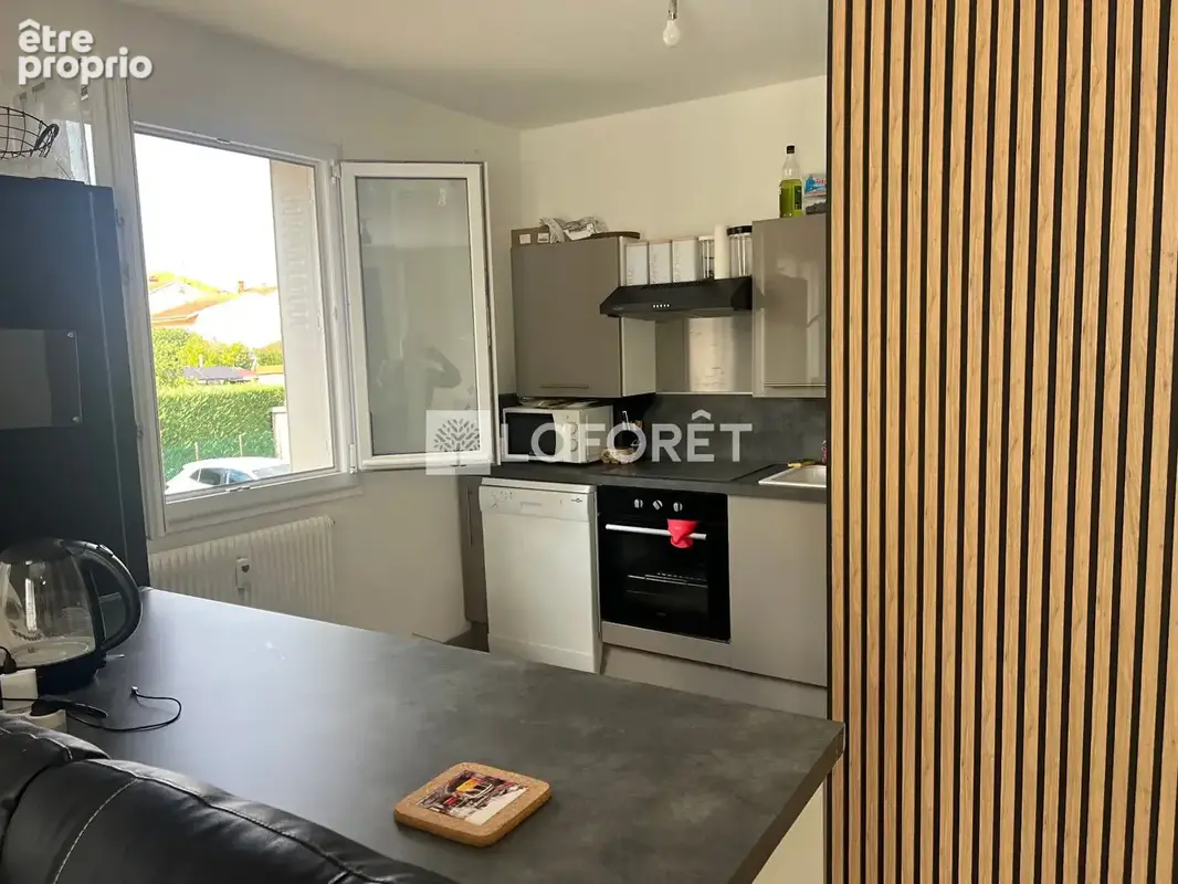 Joli T2 avec Balcon, cave et stationnement privatif - photo 3