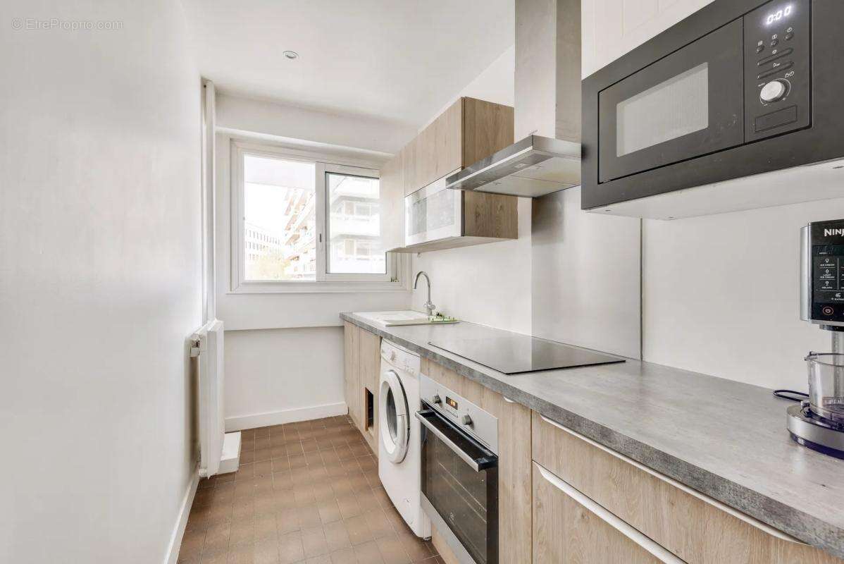 Appartement à PARIS-15E