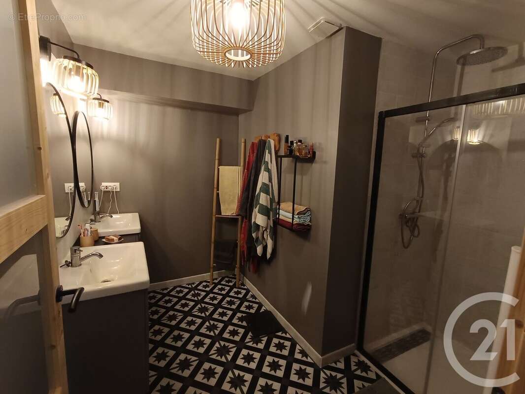 Maison à CHENAC-SAINT-SEURIN-D&#039;UZET