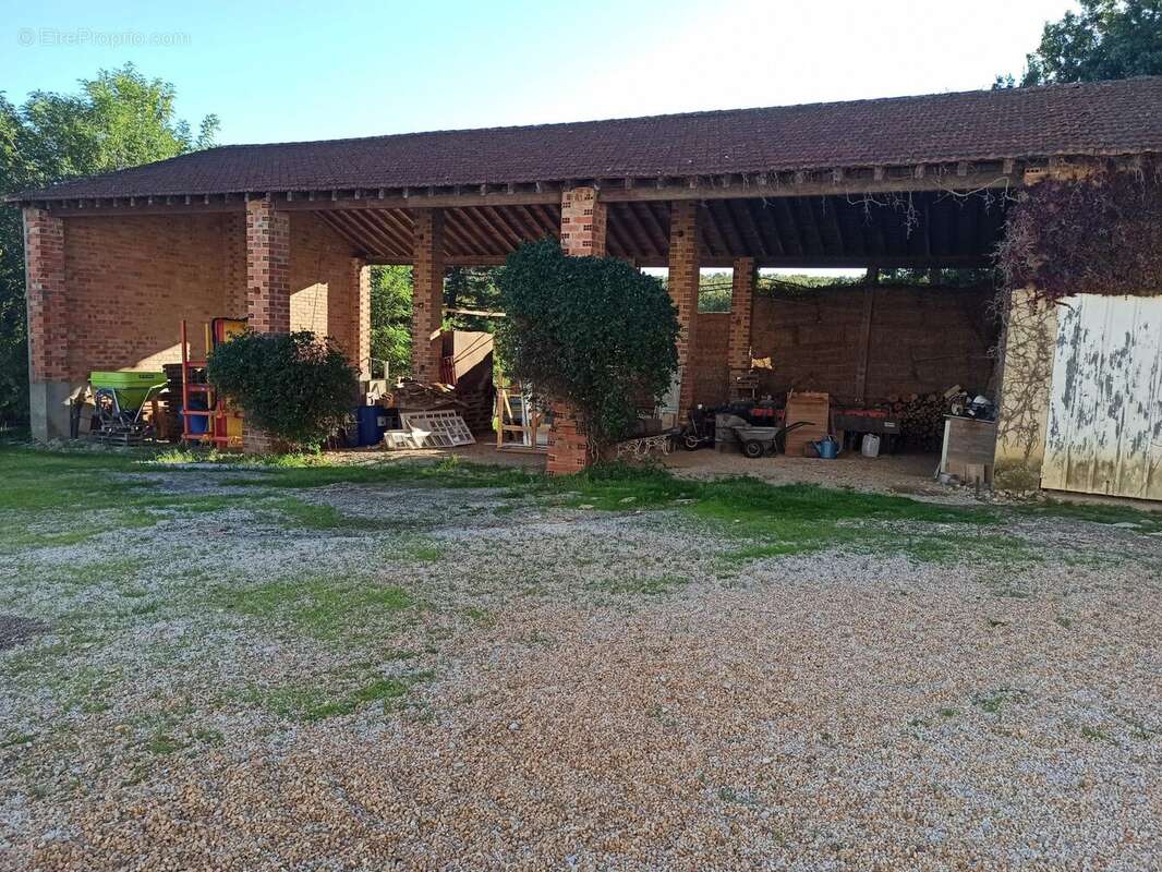 Maison 280 m² à Issel  - photo 6
