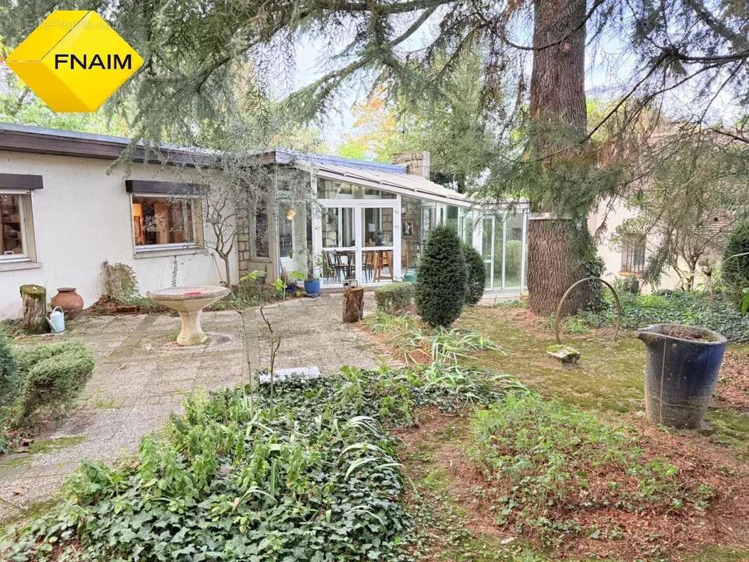 Maison à SAULX-LES-CHARTREUX