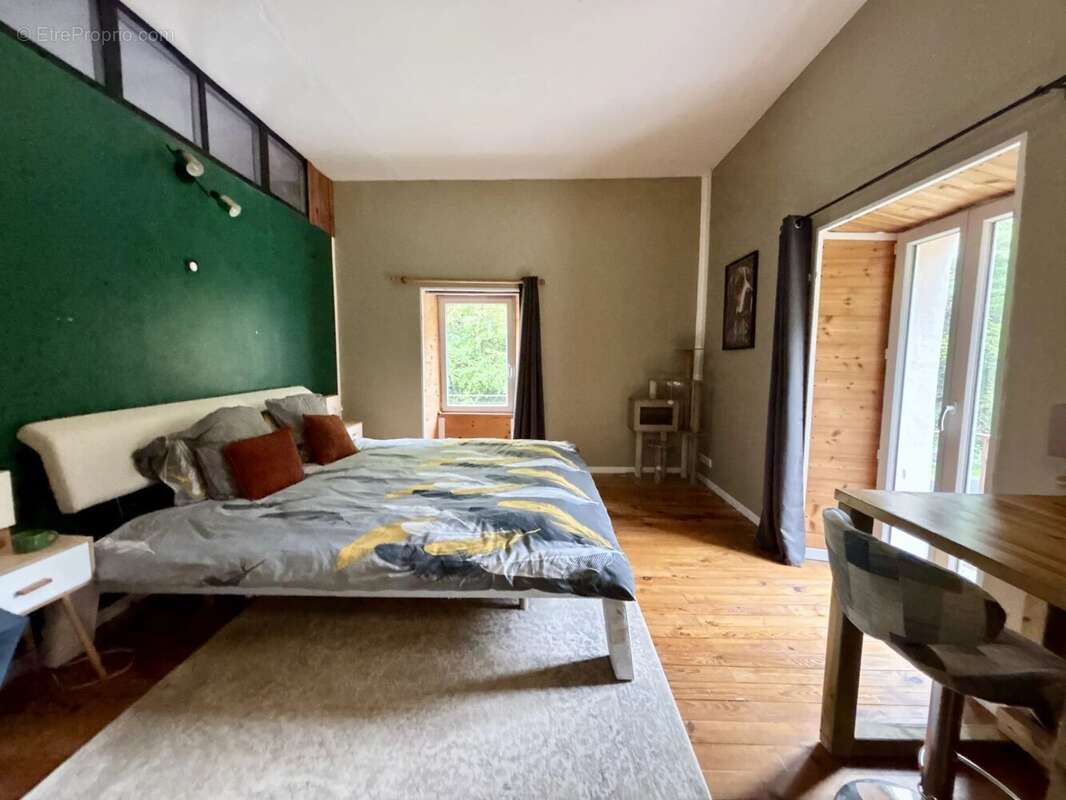 Maison à SAINT-FLORET