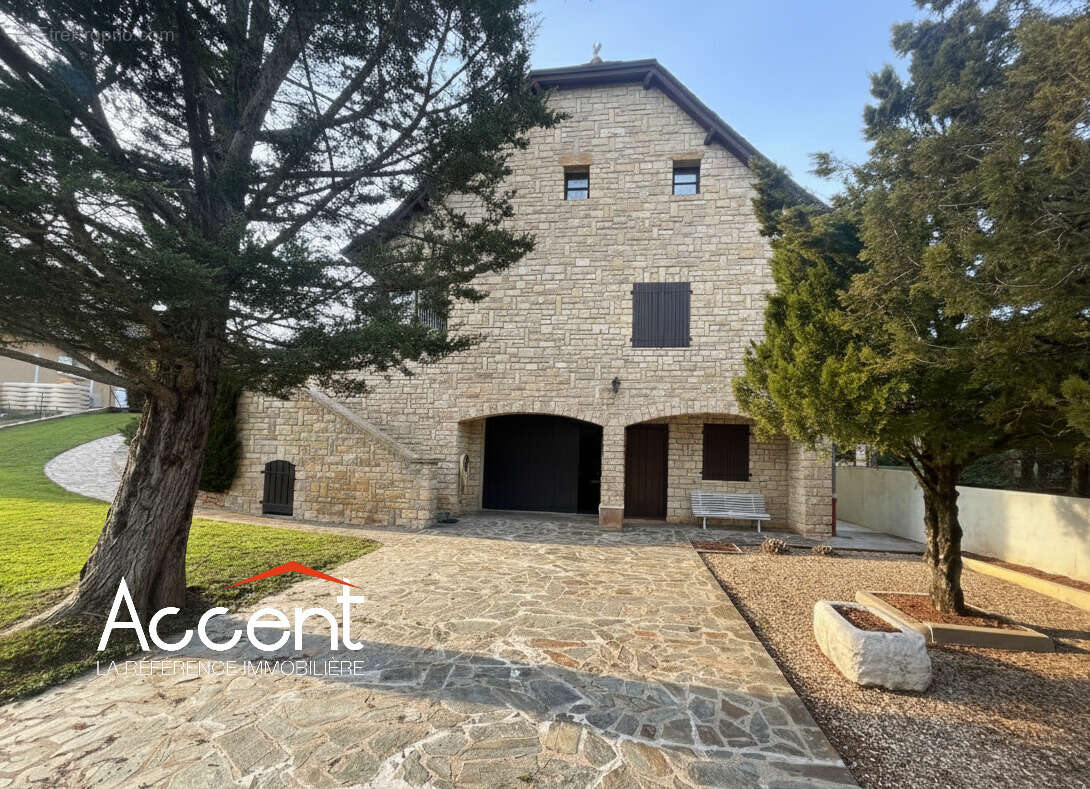 Maison à SEBAZAC-CONCOURES