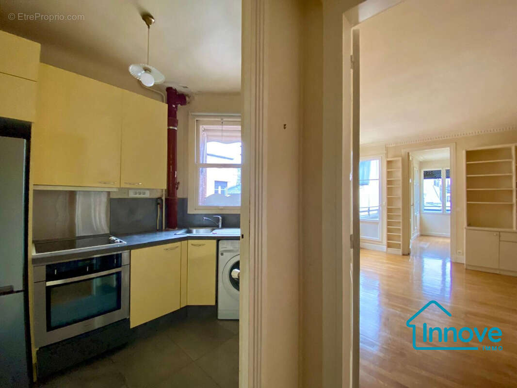 Appartement à PARIS-17E