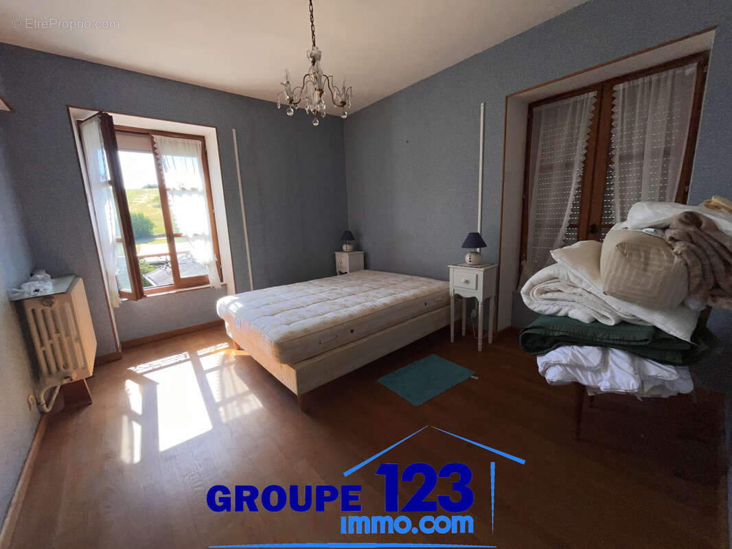 À Charentenay, découvrez cette maison pleine de potentiel ! - photo 9