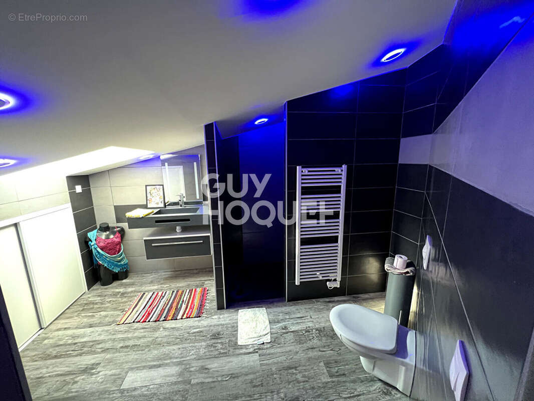 Maison à POUILLY-LES-FEURS