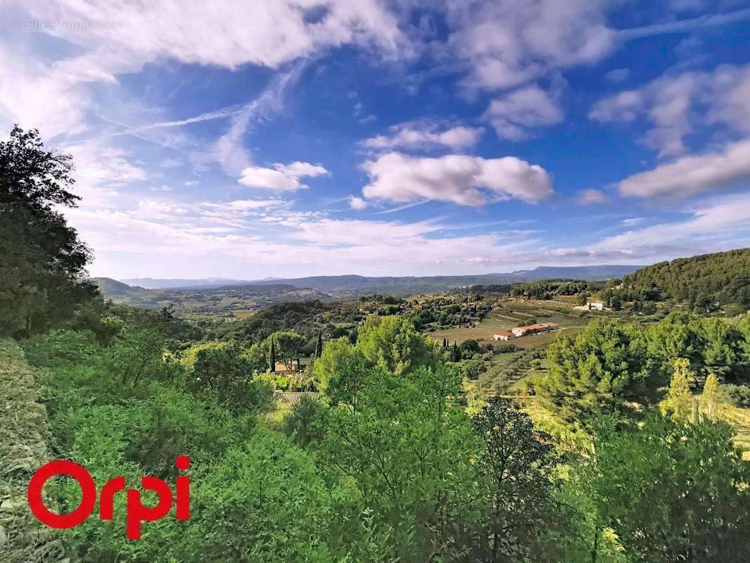 Terrain à LE BEAUSSET