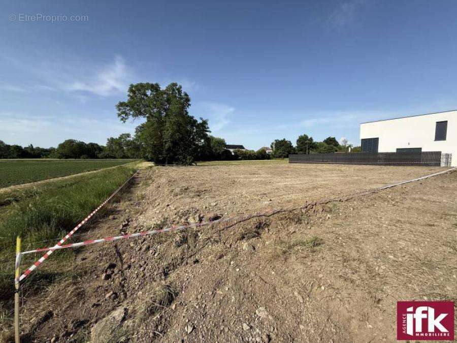 Holtzwihr - terrain de construction 700m2 - photo 2