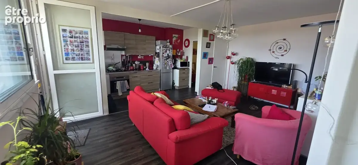 Poitiers Montgorges :A ppartement T4 . Ascenseur.Parking - photo 9
