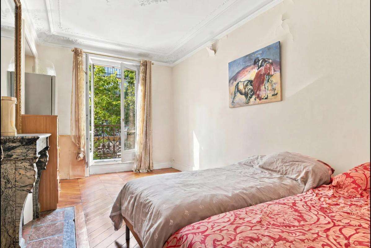Appartement à PARIS-10E