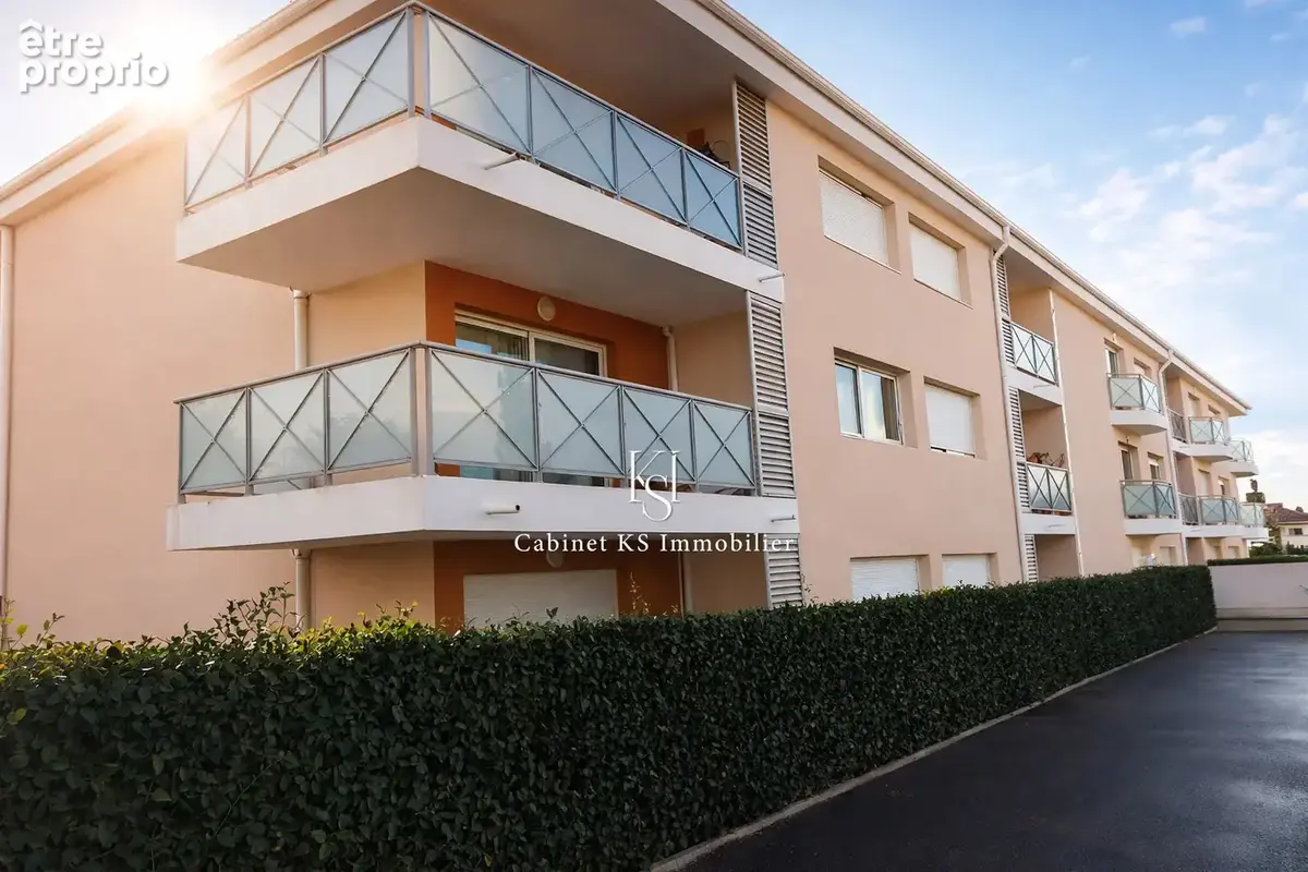 Appartement à SEILLONS-SOURCE-D'ARGENS