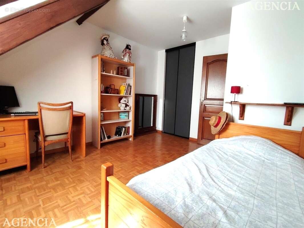 Maison à LA QUEUE-EN-BRIE
