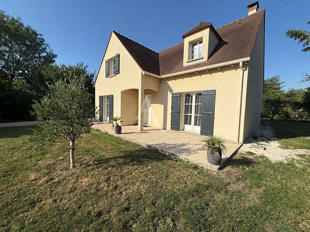 Maison à LE CHATELET-EN-BRIE