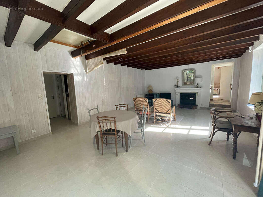 Maison à POUILLE