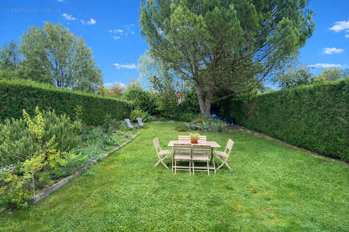 Maison à OZOIR-LA-FERRIERE