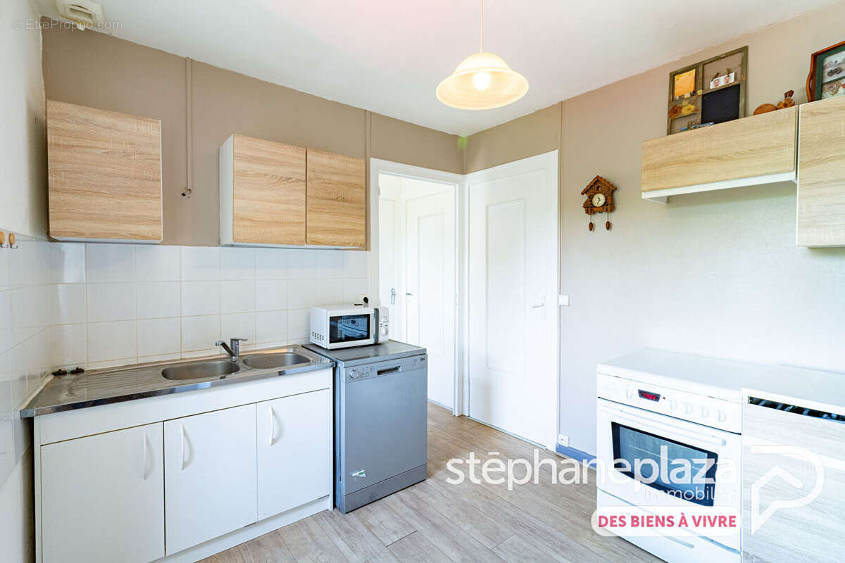 Maison de village de 85m² avec garage de 44m² au centre de Chalamont - photo 4