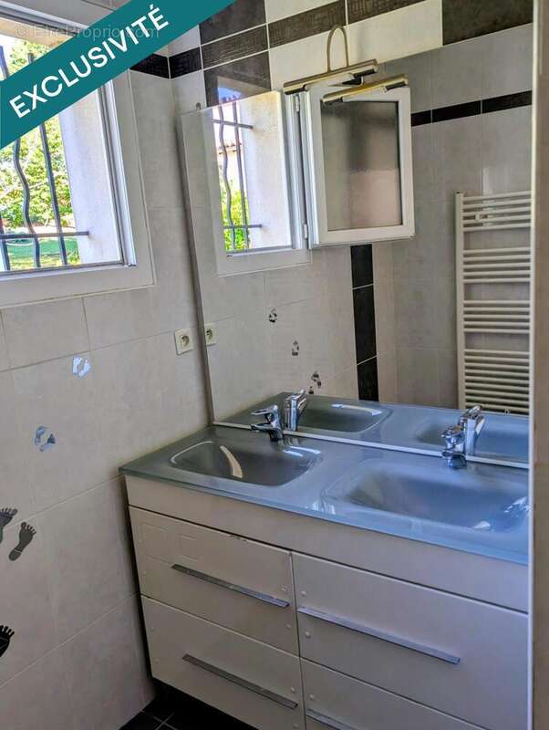 Photo 8 - Maison à VEYRAS