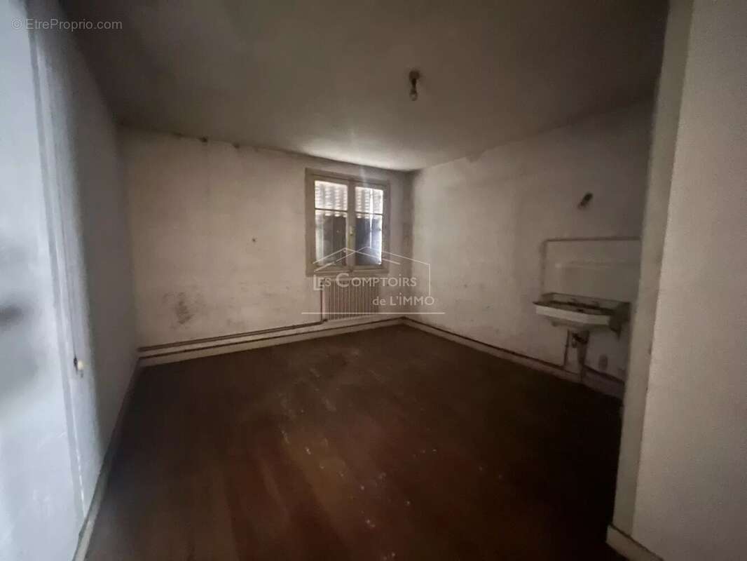 Maison à DONGES