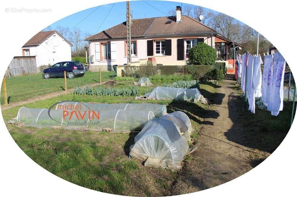 Maison à LA GUERCHE-SUR-L'AUBOIS