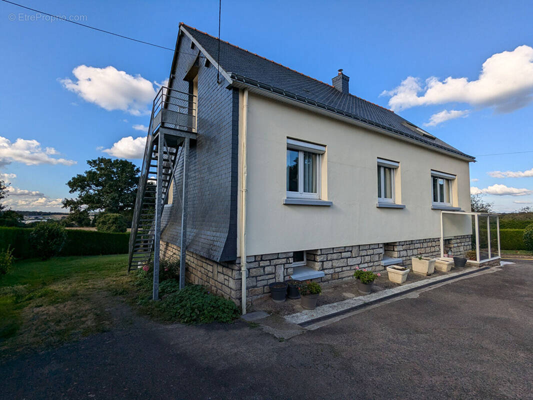 Maison à CARO