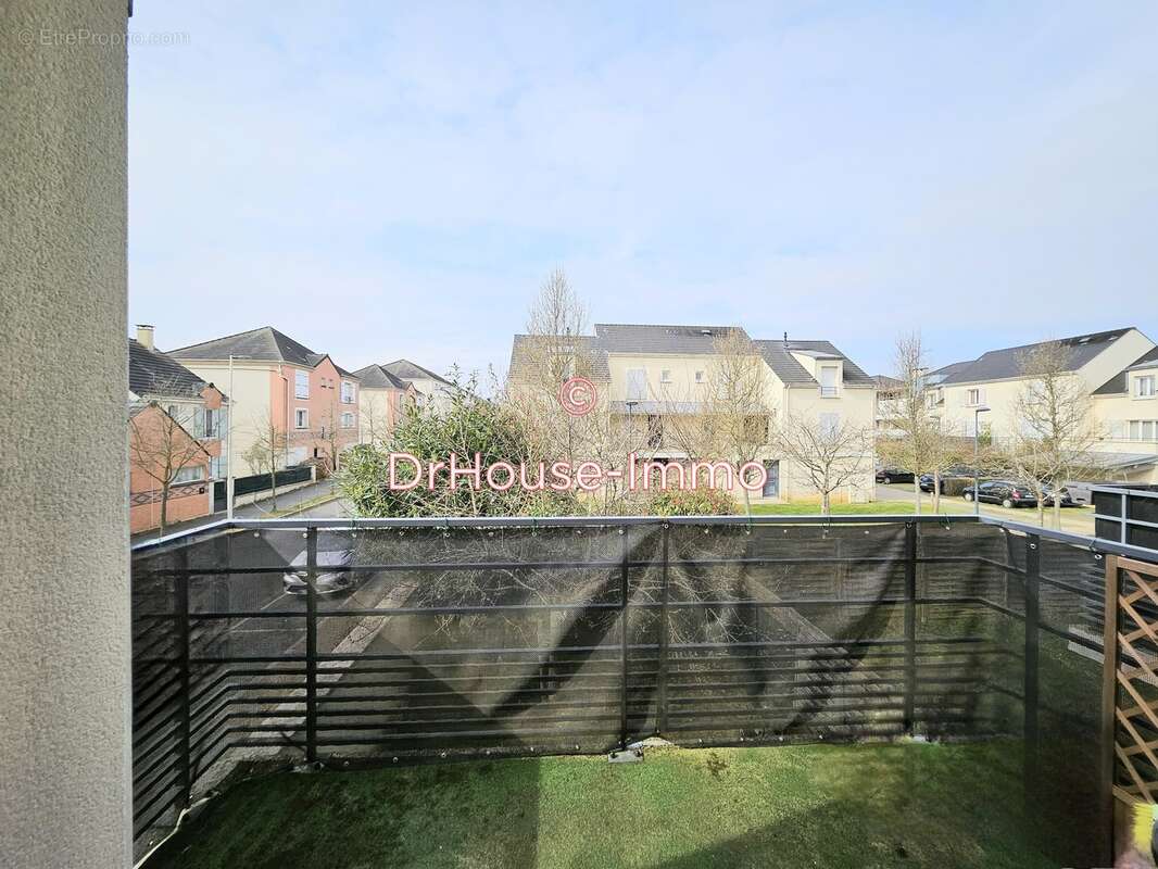 Appartement à SAVIGNY-LE-TEMPLE