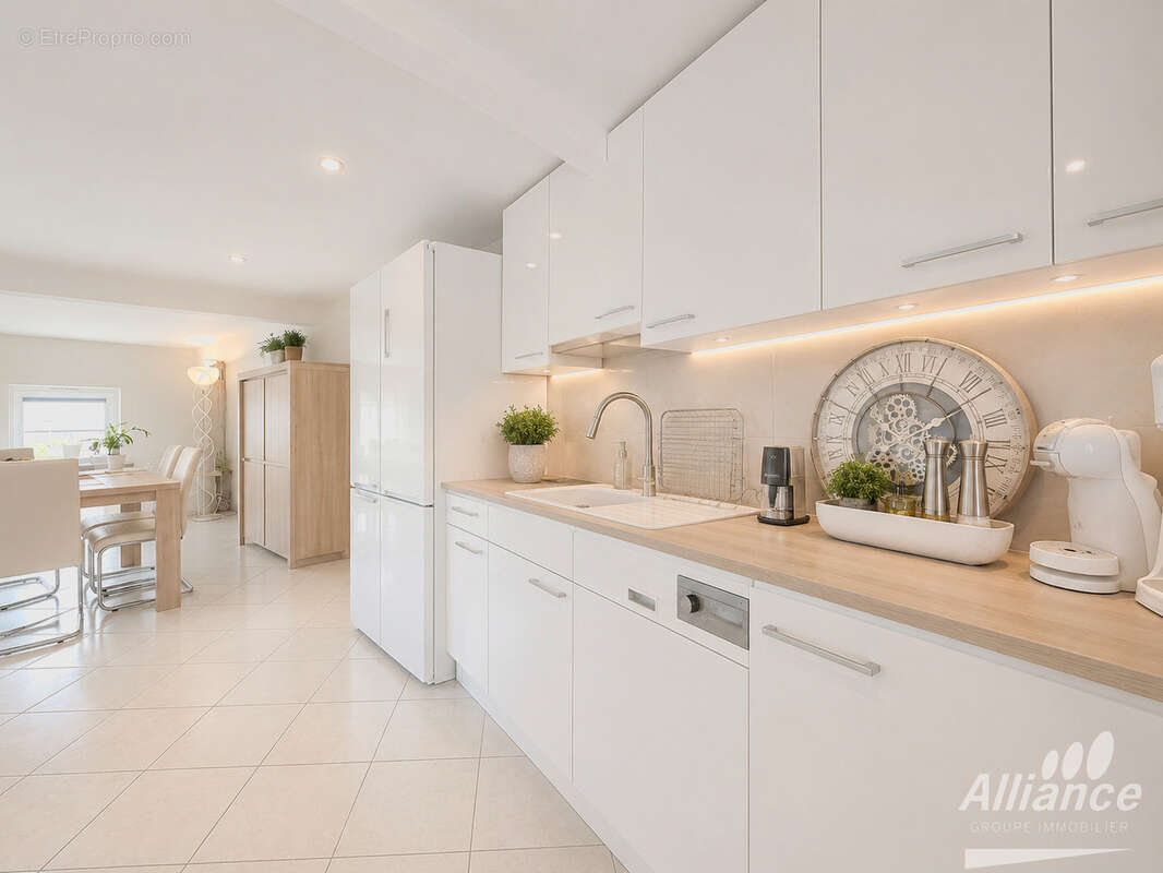 A vendre- appartement- t4 -garage - cave.- parfait etat. - photo 2