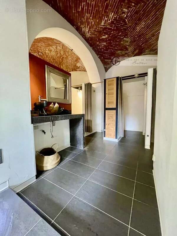 Commerce à SAN-MARTINO-DI-LOTA