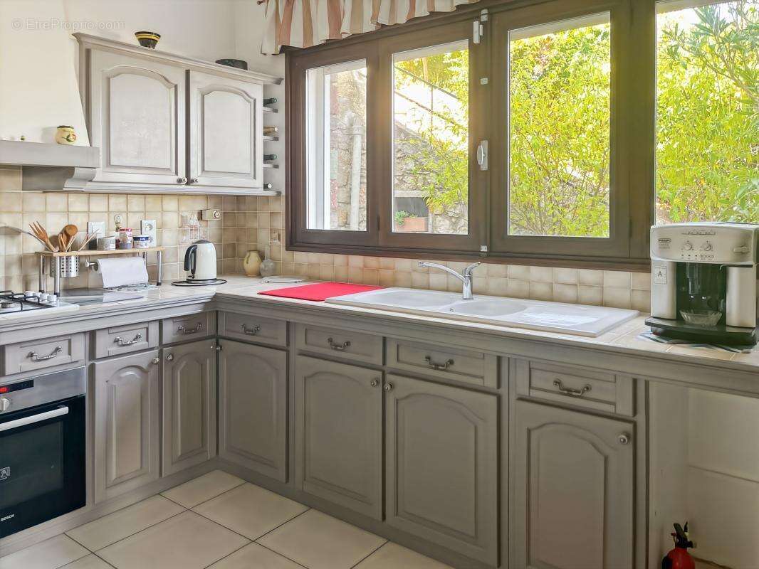 Maison À Vendre composée de 2 appartements (3 et 4 pièces) - photo 14