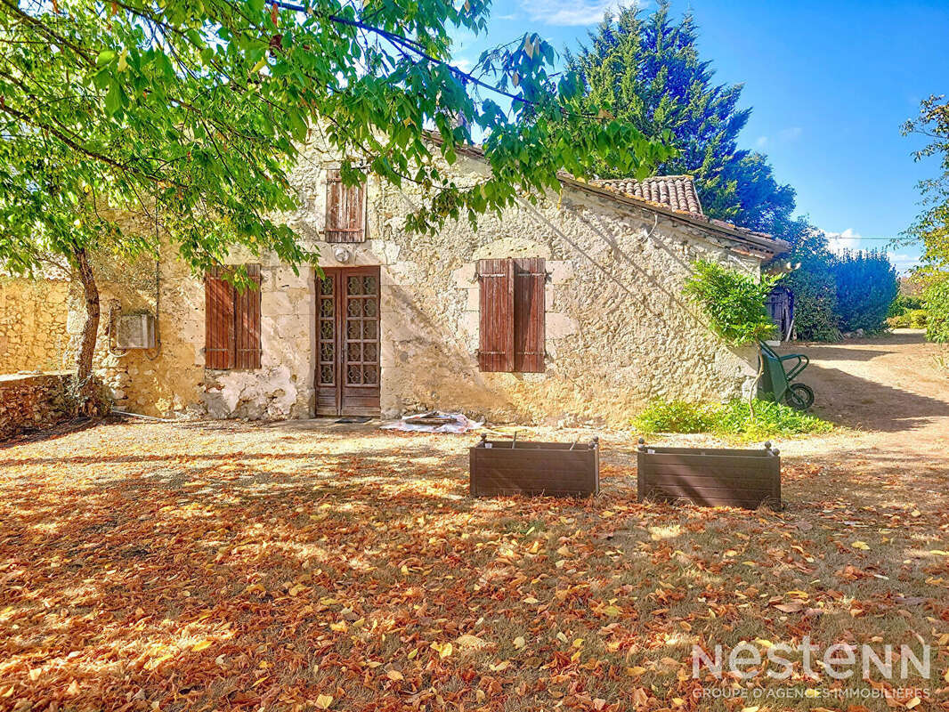 A Vendre Maison en pierre de 79 m² avec dépendances de 116 m² dans un hameau de Lagraulet-du-Gers - photo 9