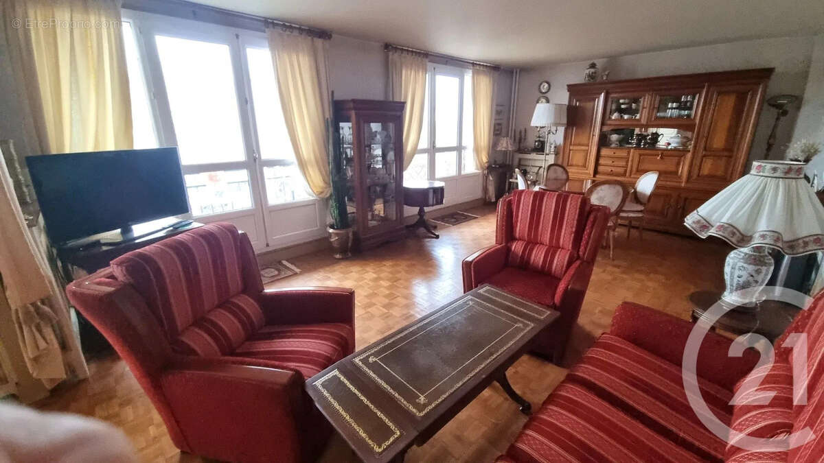 Appartement à SAINT-MAUR-DES-FOSSES