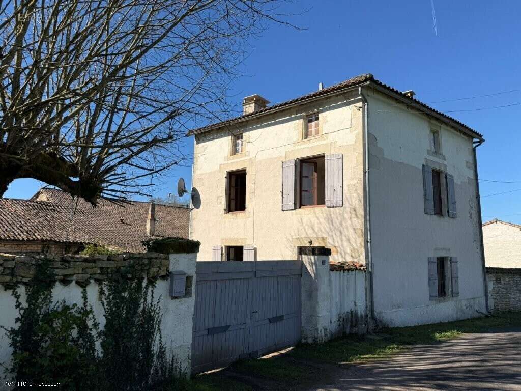 Maison de Campagne Avec 2 Chambres et Jardin Clos De Murs - photo 2