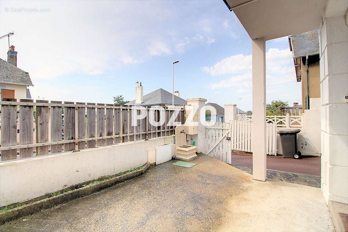 Appartement à DONVILLE-LES-BAINS