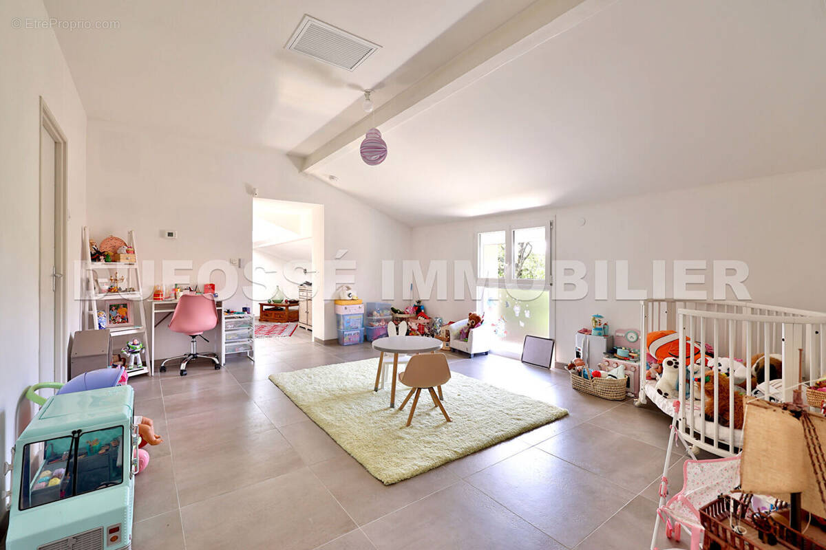 Maison à SAINT-GENIS-LAVAL