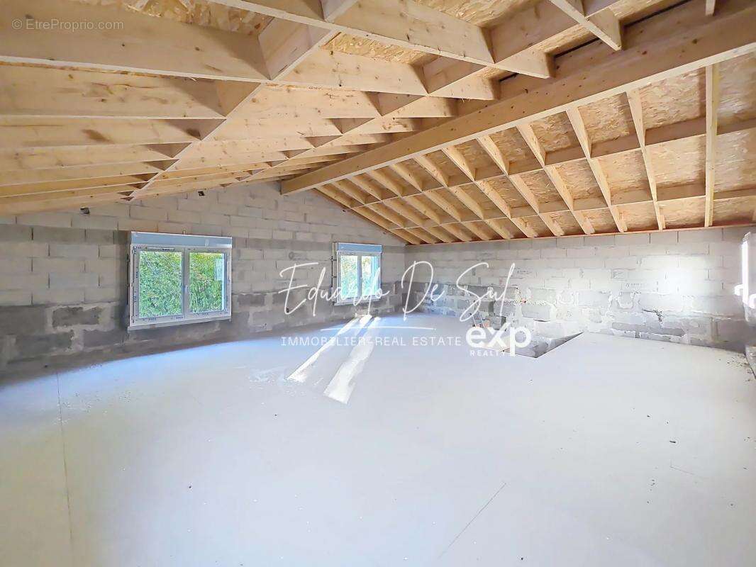 Maison à BLANQUEFORT