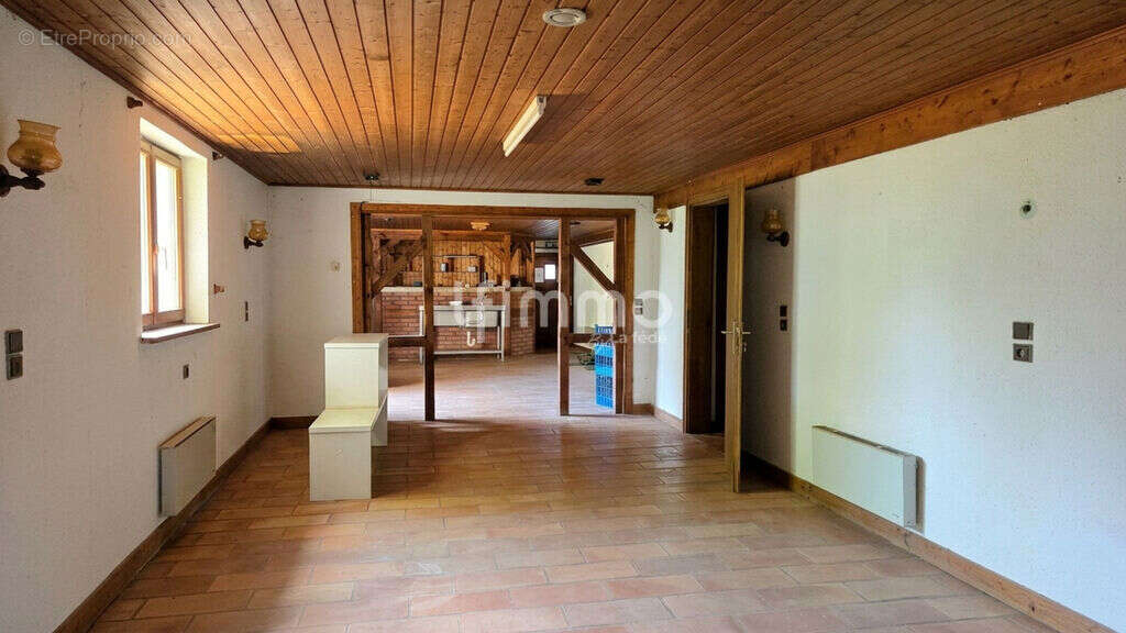 Immeuble mixte 400m² + dépendances sur 20 ares - photo 18