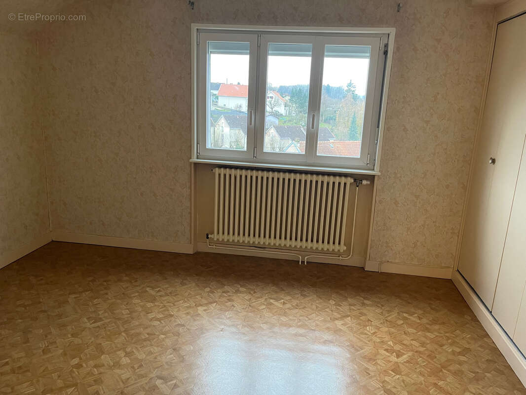 Maison à CONTREXEVILLE