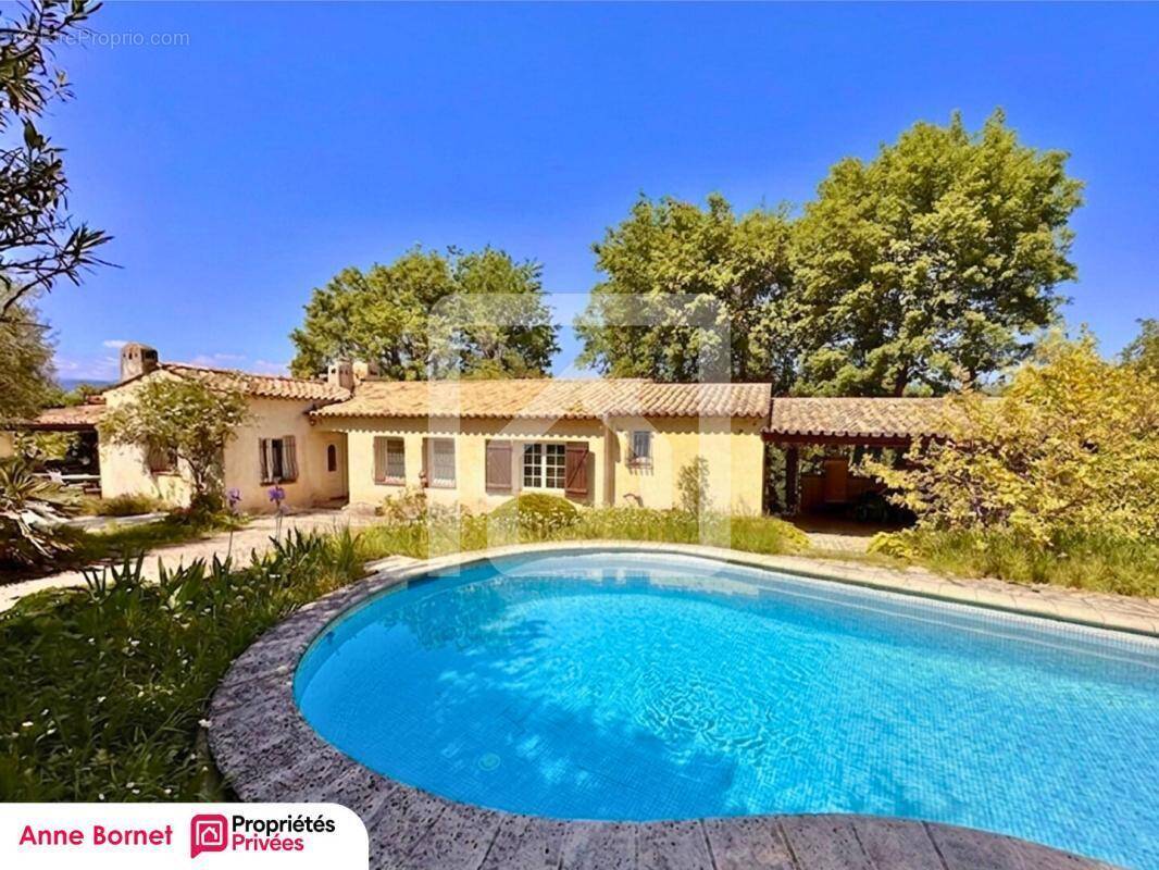 Maison à LA ROQUETTE-SUR-SIAGNE