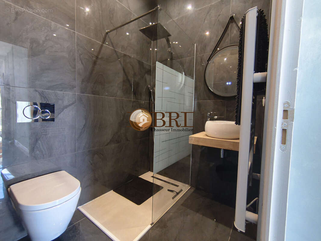 salle de douche - Appartement à VOIRON