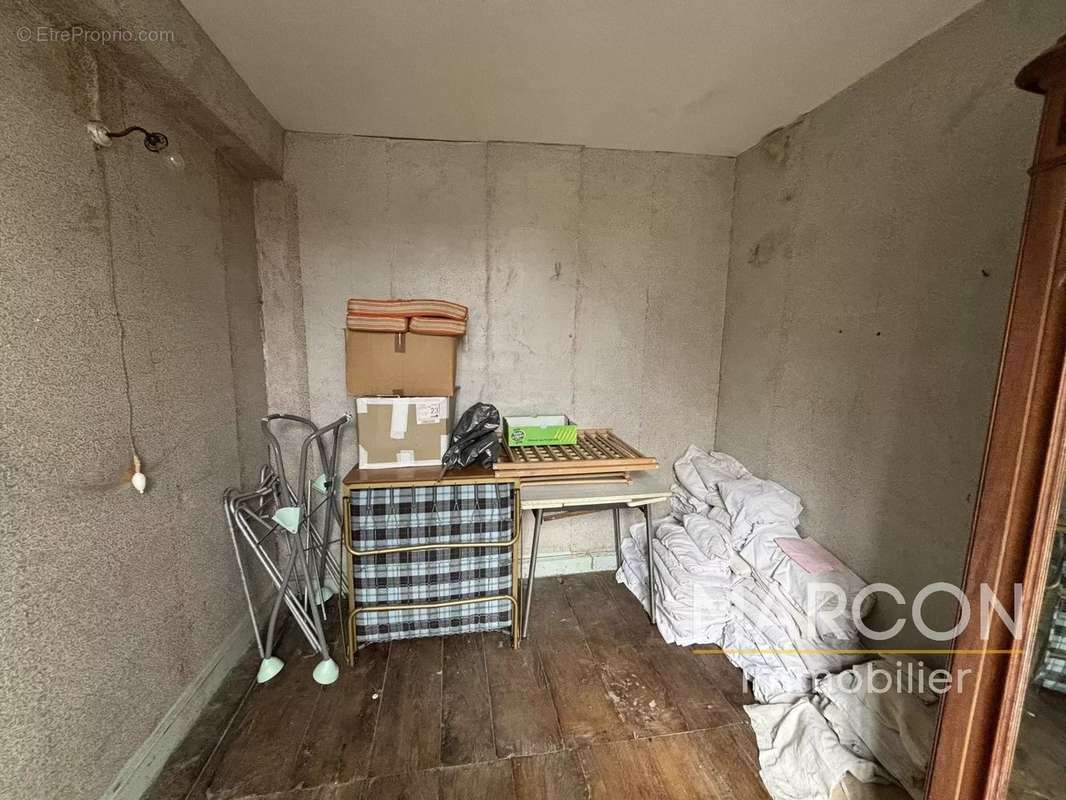 Maison à PEYRAT-LA-NONIERE