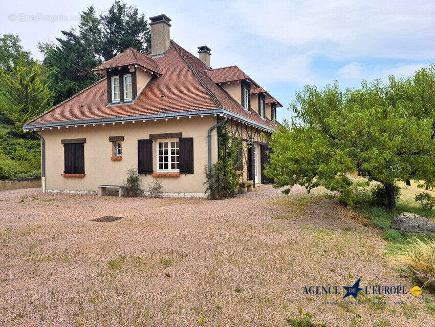 Maison 200 m² à Abrest  - photo 4
