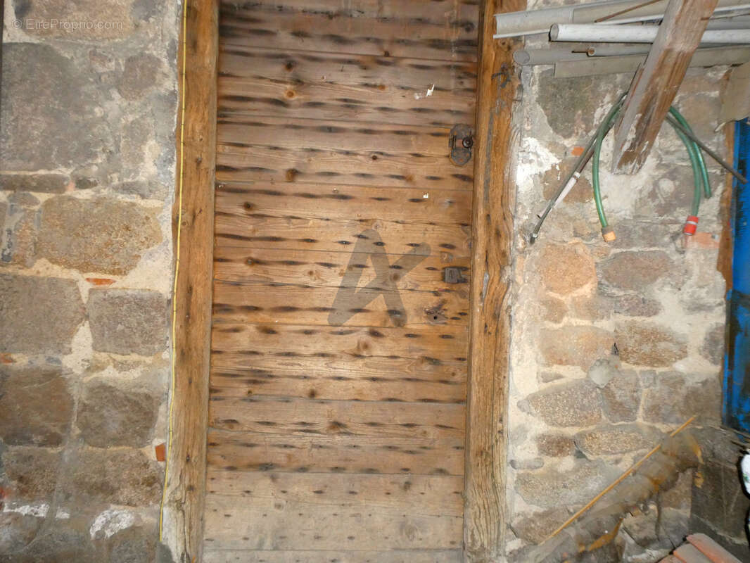 Maison à SAINT-LAURENT-DE-CHAMOUSSET